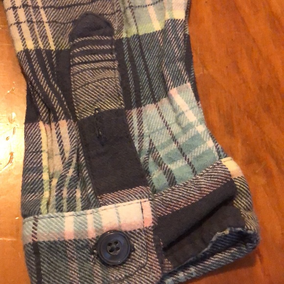 2/$10. Old Navy Boyfriend shirt. EUC - Picture 4 of 6